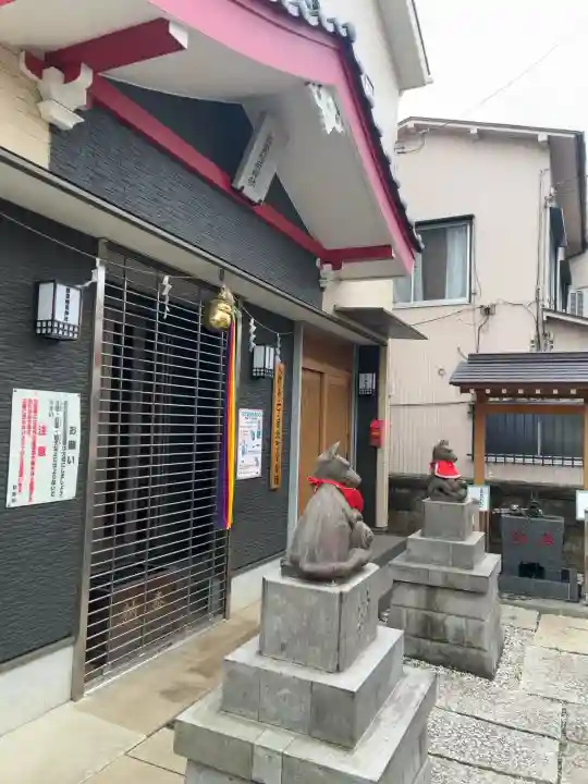 穀豊稲荷神社の{uncategorized: "未分類", other: "その他", undefined: "問題あり", building: "その他建物", grave: "お墓", sacred_gate: "鳥居", guardian: "狛犬", statue: "像", buddha: "仏像", history: "歴史", nature: "自然", garden: "庭園", animal: "動物", pagoda: "塔", temizu: "手水舎", mountain_gate: "山門・神門", sanctuary: "本殿・本堂", subordinate: "末社・摂社", art: "芸術", scenery: "景色", jizo: "地蔵", ema: "絵馬", goshuin: "御朱印", omikuji: "おみくじ", items: "授与品その他", amulet: "お守り", goshuincho: "御朱印帳", eats: "食事", festival: "お祭り", votive_dance: "神楽", shichigosan: "七五三参", wedding: "結婚式", experience: "体験その他", initially: "初詣", around: "周辺", anti_infection: "感染症対策"}