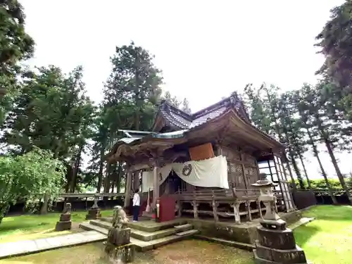 守りの神　藤基神社の本殿・本堂