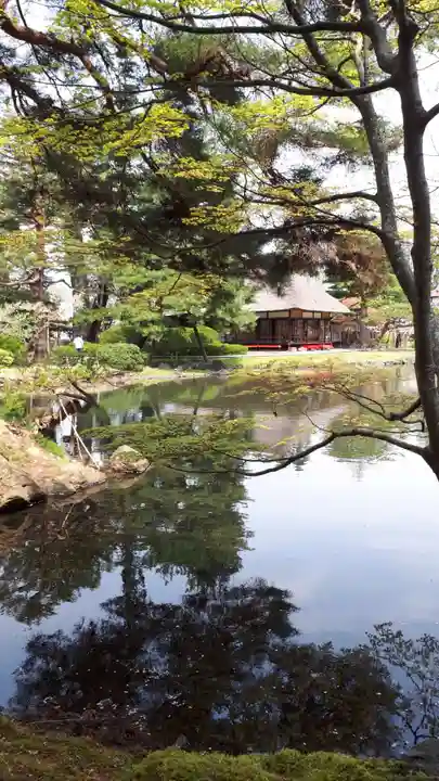 朝日神社(御薬園)の庭園