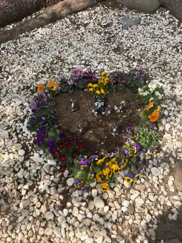 鳩ヶ谷氷川神社の{uncategorized: "未分類", other: "その他", undefined: "問題あり", building: "その他建物", grave: "お墓", sacred_gate: "鳥居", guardian: "狛犬", statue: "像", buddha: "仏像", history: "歴史", nature: "自然", garden: "庭園", animal: "動物", pagoda: "塔", temizu: "手水舎", mountain_gate: "山門・神門", sanctuary: "本殿・本堂", subordinate: "末社・摂社", art: "芸術", scenery: "景色", jizo: "地蔵", ema: "絵馬", goshuin: "御朱印", omikuji: "おみくじ", items: "授与品その他", amulet: "お守り", goshuincho: "御朱印帳", eats: "食事", festival: "お祭り", votive_dance: "神楽", shichigosan: "七五三参", wedding: "結婚式", experience: "体験その他", initially: "初詣", around: "周辺", anti_infection: "感染症対策"}