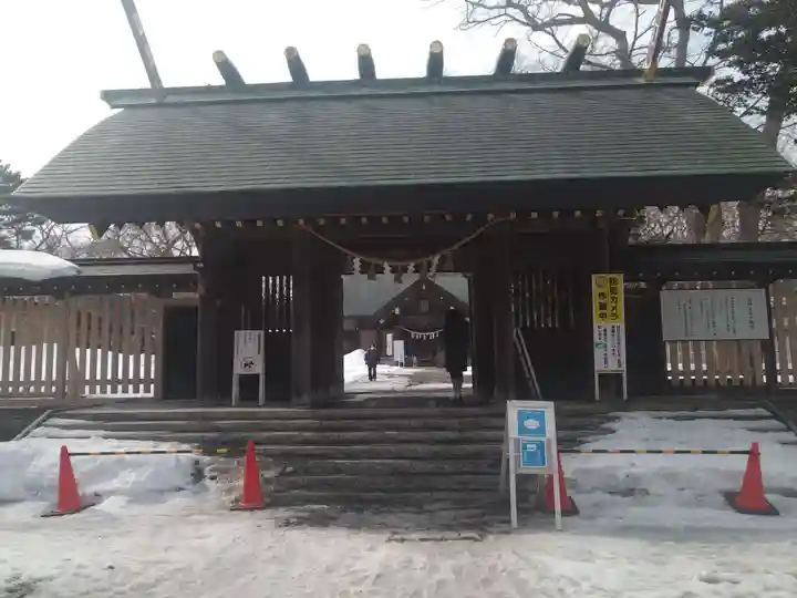 千歳神社の山門・神門