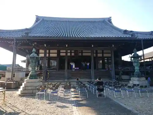 西方寺の本殿・本堂