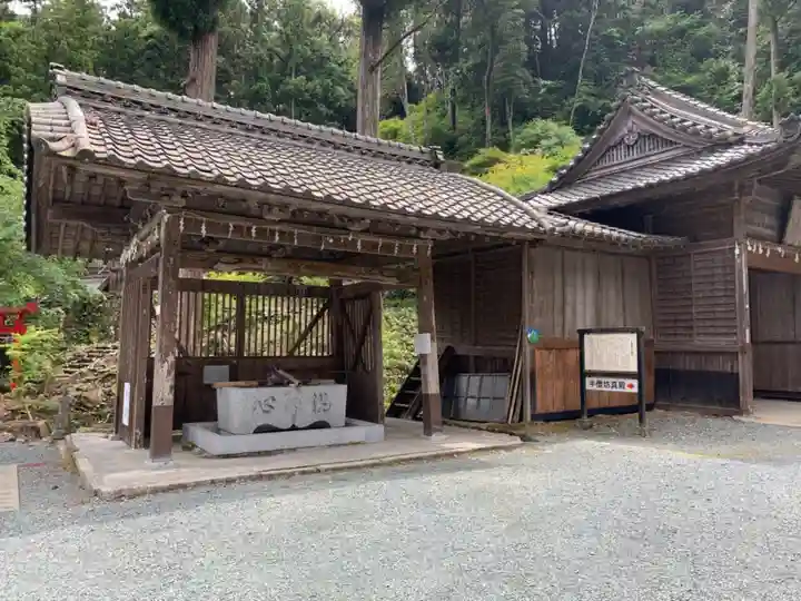 方廣寺の手水舎