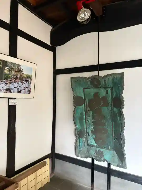 山王宮日吉神社の{uncategorized: "未分類", other: "その他", undefined: "問題あり", building: "その他建物", grave: "お墓", sacred_gate: "鳥居", guardian: "狛犬", statue: "像", buddha: "仏像", history: "歴史", nature: "自然", garden: "庭園", animal: "動物", pagoda: "塔", temizu: "手水舎", mountain_gate: "山門・神門", sanctuary: "本殿・本堂", subordinate: "末社・摂社", art: "芸術", scenery: "景色", jizo: "地蔵", ema: "絵馬", goshuin: "御朱印", omikuji: "おみくじ", items: "授与品その他", amulet: "お守り", goshuincho: "御朱印帳", eats: "食事", festival: "お祭り", votive_dance: "神楽", shichigosan: "七五三参", wedding: "結婚式", experience: "体験その他", initially: "初詣", around: "周辺", anti_infection: "感染症対策"}