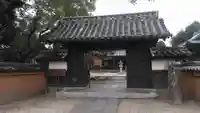 戒壇院の山門・神門