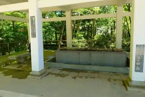 壇上伽藍の手水舎