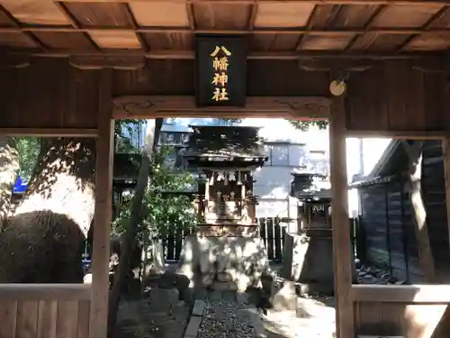 八幡神社の本殿