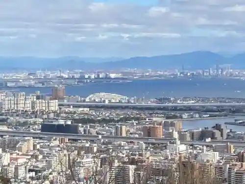 保久良神社の{uncategorized: "未分類", other: "その他", undefined: "問題あり", building: "その他建物", grave: "お墓", sacred_gate: "鳥居", guardian: "狛犬", statue: "像", buddha: "仏像", history: "歴史", nature: "自然", garden: "庭園", animal: "動物", pagoda: "塔", temizu: "手水舎", mountain_gate: "山門・神門", sanctuary: "本殿・本堂", subordinate: "末社・摂社", art: "芸術", scenery: "景色", jizo: "地蔵", ema: "絵馬", goshuin: "御朱印", omikuji: "おみくじ", items: "授与品その他", amulet: "お守り", goshuincho: "御朱印帳", eats: "食事", festival: "お祭り", votive_dance: "神楽", shichigosan: "七五三参", wedding: "結婚式", experience: "体験その他", initially: "初詣", around: "周辺", anti_infection: "感染症対策"}