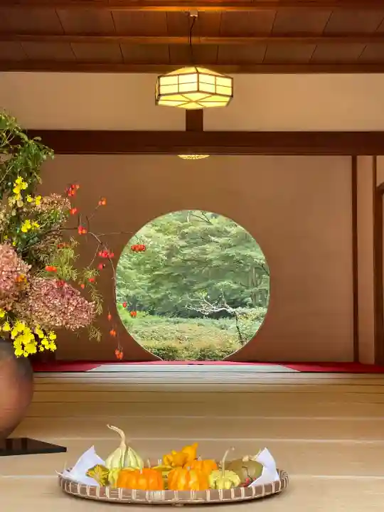 明月院の{uncategorized: "未分類", other: "その他", undefined: "問題あり", building: "その他建物", grave: "お墓", sacred_gate: "鳥居", guardian: "狛犬", statue: "像", buddha: "仏像", history: "歴史", nature: "自然", garden: "庭園", animal: "動物", pagoda: "塔", temizu: "手水舎", mountain_gate: "山門・神門", sanctuary: "本殿・本堂", subordinate: "末社・摂社", art: "芸術", scenery: "景色", jizo: "地蔵", ema: "絵馬", goshuin: "御朱印", omikuji: "おみくじ", items: "授与品その他", amulet: "お守り", goshuincho: "御朱印帳", eats: "食事", festival: "お祭り", votive_dance: "神楽", shichigosan: "七五三参", wedding: "結婚式", experience: "体験その他", initially: "初詣", around: "周辺", anti_infection: "感染症対策"}