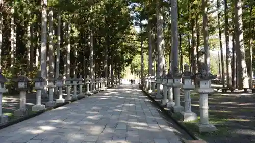 高野山金剛峯寺奥の院(和歌山県)