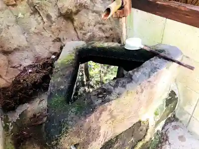 穴森神社の手水舎