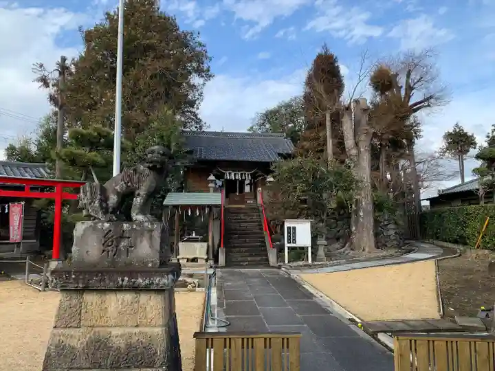 上中居諏訪神社の本殿・本堂
