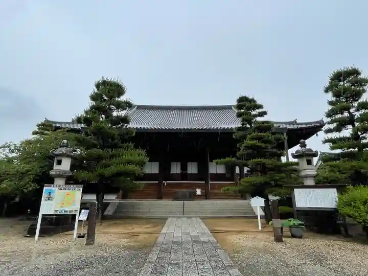 常楽寺の本殿・本堂