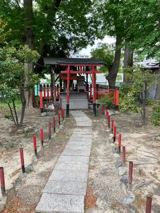 東鳴尾皇太神社の末社・摂社