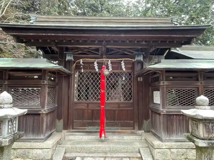總社神社の{uncategorized: "未分類", other: "その他", undefined: "問題あり", building: "その他建物", grave: "お墓", sacred_gate: "鳥居", guardian: "狛犬", statue: "像", buddha: "仏像", history: "歴史", nature: "自然", garden: "庭園", animal: "動物", pagoda: "塔", temizu: "手水舎", mountain_gate: "山門・神門", sanctuary: "本殿・本堂", subordinate: "末社・摂社", art: "芸術", scenery: "景色", jizo: "地蔵", ema: "絵馬", goshuin: "御朱印", omikuji: "おみくじ", items: "授与品その他", amulet: "お守り", goshuincho: "御朱印帳", eats: "食事", festival: "お祭り", votive_dance: "神楽", shichigosan: "七五三参", wedding: "結婚式", experience: "体験その他", initially: "初詣", around: "周辺", anti_infection: "感染症対策"}