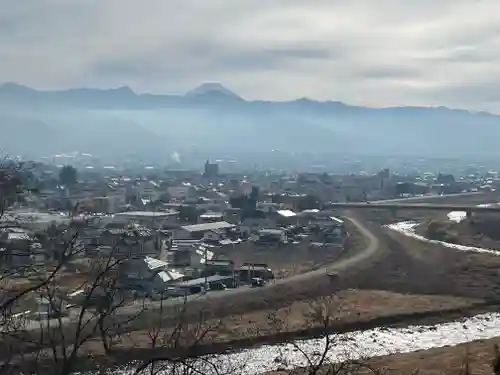 差出磯大嶽山神社 仕事と健康と厄よけの神さまの景色