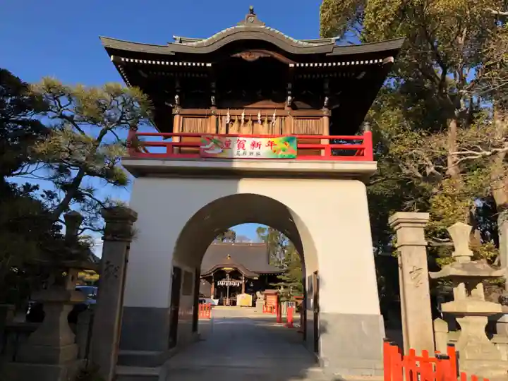 荒井神社の山門・神門