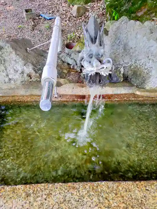 天鷹神社の手水舎