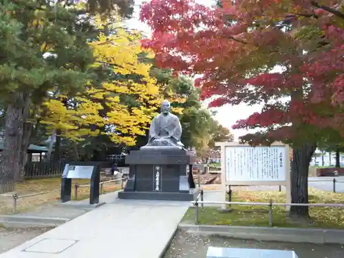 上杉神社の像