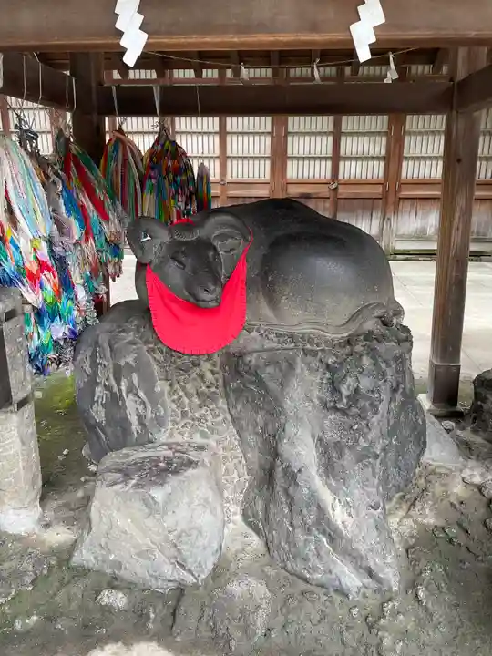 牛嶋神社の像