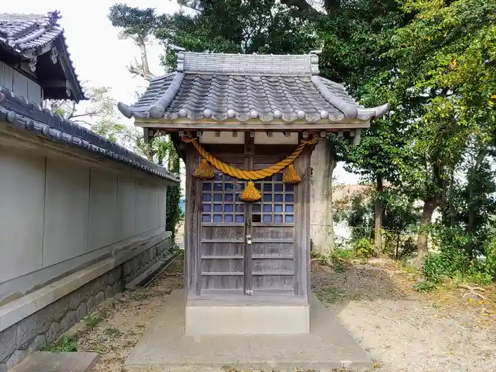 八幡社・八劔社合殿の末社・摂社