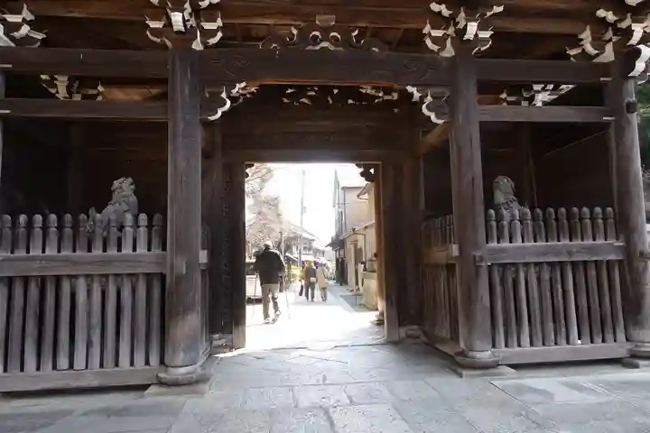 朝護孫子寺の山門・神門