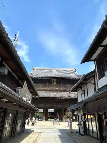 大通寺（長浜御坊）の山門・神門