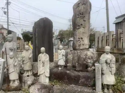 御嶽神社の像