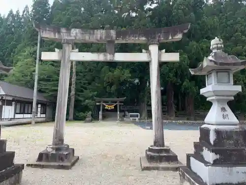 鳩谷八幡神社の鳥居