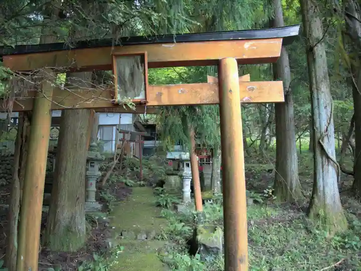 日光豊川稲荷の鳥居