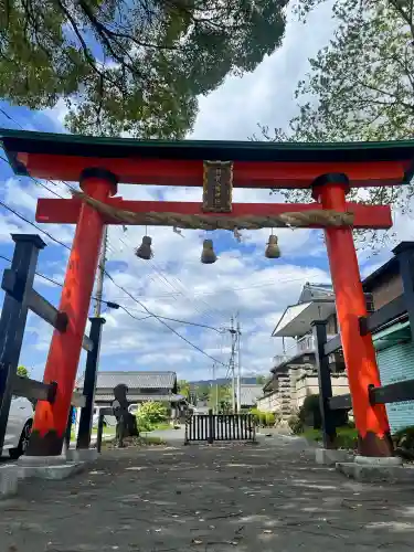 相賀八幡神社の{uncategorized: "未分類", other: "その他", undefined: "問題あり", building: "その他建物", grave: "お墓", sacred_gate: "鳥居", guardian: "狛犬", statue: "像", buddha: "仏像", history: "歴史", nature: "自然", garden: "庭園", animal: "動物", pagoda: "塔", temizu: "手水舎", mountain_gate: "山門・神門", sanctuary: "本殿・本堂", subordinate: "末社・摂社", art: "芸術", scenery: "景色", jizo: "地蔵", ema: "絵馬", goshuin: "御朱印", omikuji: "おみくじ", items: "授与品その他", amulet: "お守り", goshuincho: "御朱印帳", eats: "食事", festival: "お祭り", votive_dance: "神楽", shichigosan: "七五三参", wedding: "結婚式", experience: "体験その他", initially: "初詣", around: "周辺", anti_infection: "感染症対策"}