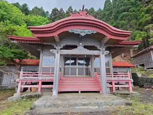 稲荷神社の本殿