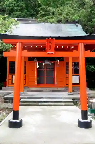 鶴若稲荷神社の鳥居