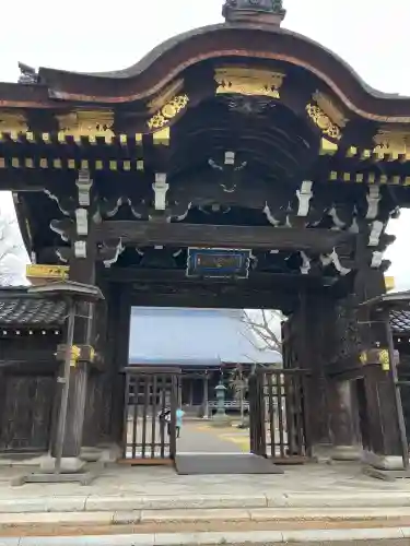勝興寺の{uncategorized: "未分類", other: "その他", undefined: "問題あり", building: "その他建物", grave: "お墓", sacred_gate: "鳥居", guardian: "狛犬", statue: "像", buddha: "仏像", history: "歴史", nature: "自然", garden: "庭園", animal: "動物", pagoda: "塔", temizu: "手水舎", mountain_gate: "山門・神門", sanctuary: "本殿・本堂", subordinate: "末社・摂社", art: "芸術", scenery: "景色", jizo: "地蔵", ema: "絵馬", goshuin: "御朱印", omikuji: "おみくじ", items: "授与品その他", amulet: "お守り", goshuincho: "御朱印帳", eats: "食事", festival: "お祭り", votive_dance: "神楽", shichigosan: "七五三参", wedding: "結婚式", experience: "体験その他", initially: "初詣", around: "周辺", anti_infection: "感染症対策"}