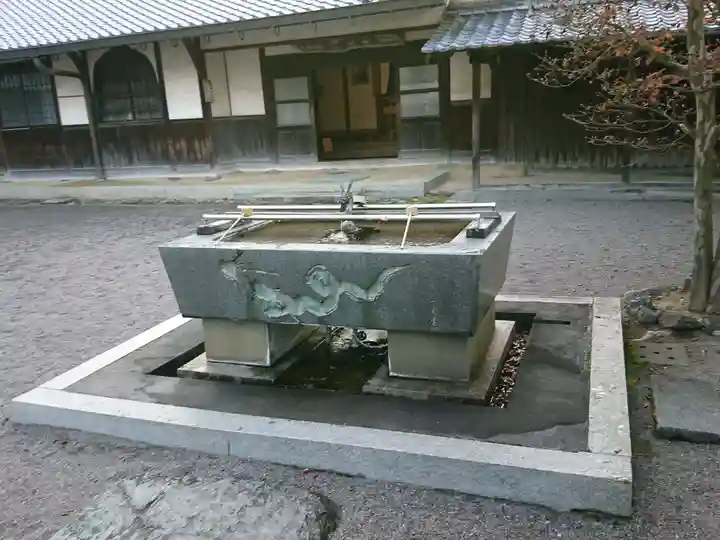 瑞応寺の手水舎