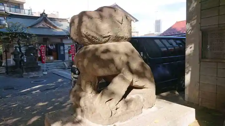 穏田神社の狛犬