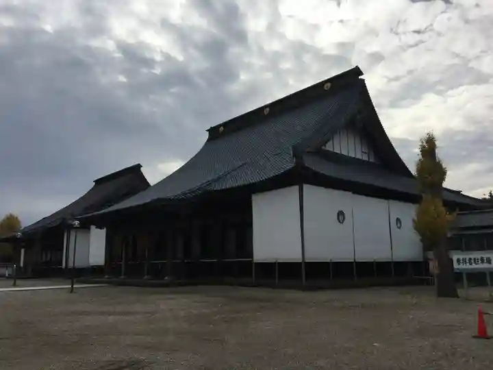 誠照寺の本殿・本堂