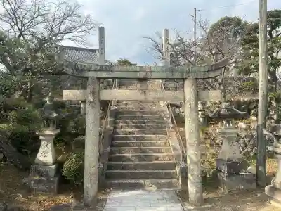 大歳神社の{uncategorized: "未分類", other: "その他", undefined: "問題あり", building: "その他建物", grave: "お墓", sacred_gate: "鳥居", guardian: "狛犬", statue: "像", buddha: "仏像", history: "歴史", nature: "自然", garden: "庭園", animal: "動物", pagoda: "塔", temizu: "手水舎", mountain_gate: "山門・神門", sanctuary: "本殿・本堂", subordinate: "末社・摂社", art: "芸術", scenery: "景色", jizo: "地蔵", ema: "絵馬", goshuin: "御朱印", omikuji: "おみくじ", items: "授与品その他", amulet: "お守り", goshuincho: "御朱印帳", eats: "食事", festival: "お祭り", votive_dance: "神楽", shichigosan: "七五三参", wedding: "結婚式", experience: "体験その他", initially: "初詣", around: "周辺", anti_infection: "感染症対策"}