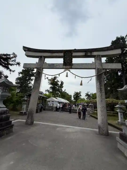 三大神社の{uncategorized: "未分類", other: "その他", undefined: "問題あり", building: "その他建物", grave: "お墓", sacred_gate: "鳥居", guardian: "狛犬", statue: "像", buddha: "仏像", history: "歴史", nature: "自然", garden: "庭園", animal: "動物", pagoda: "塔", temizu: "手水舎", mountain_gate: "山門・神門", sanctuary: "本殿・本堂", subordinate: "末社・摂社", art: "芸術", scenery: "景色", jizo: "地蔵", ema: "絵馬", goshuin: "御朱印", omikuji: "おみくじ", items: "授与品その他", amulet: "お守り", goshuincho: "御朱印帳", eats: "食事", festival: "お祭り", votive_dance: "神楽", shichigosan: "七五三参", wedding: "結婚式", experience: "体験その他", initially: "初詣", around: "周辺", anti_infection: "感染症対策"}