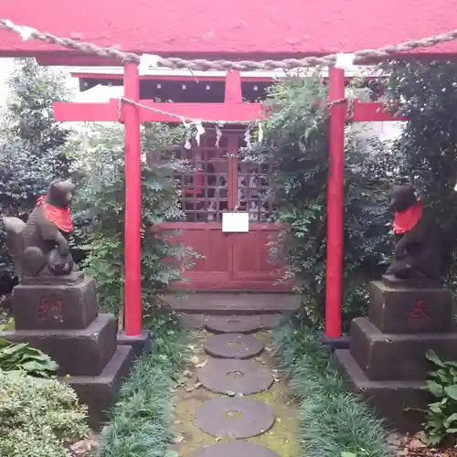 上布田稲荷神社の末社・摂社