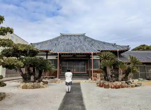 霊巌寺の本殿・本堂