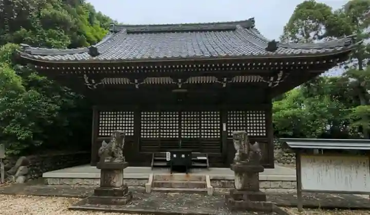 白山神社の{uncategorized: "未分類", other: "その他", undefined: "問題あり", building: "その他建物", grave: "お墓", sacred_gate: "鳥居", guardian: "狛犬", statue: "像", buddha: "仏像", history: "歴史", nature: "自然", garden: "庭園", animal: "動物", pagoda: "塔", temizu: "手水舎", mountain_gate: "山門・神門", sanctuary: "本殿・本堂", subordinate: "末社・摂社", art: "芸術", scenery: "景色", jizo: "地蔵", ema: "絵馬", goshuin: "御朱印", omikuji: "おみくじ", items: "授与品その他", amulet: "お守り", goshuincho: "御朱印帳", eats: "食事", festival: "お祭り", votive_dance: "神楽", shichigosan: "七五三参", wedding: "結婚式", experience: "体験その他", initially: "初詣", around: "周辺", anti_infection: "感染症対策"}
