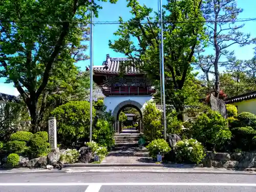 松秀寺の山門