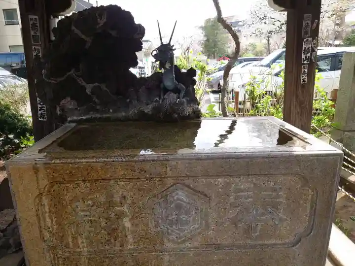 白山神社の手水舎