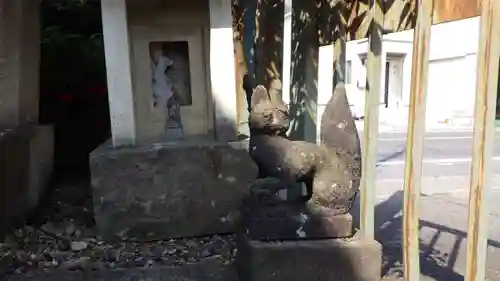 稲荷神社（喜連川興業銀行）の狛犬