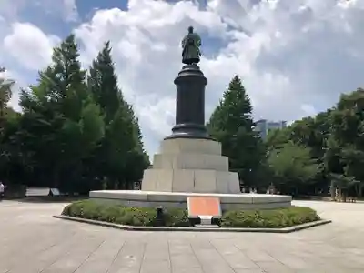 靖國神社の像