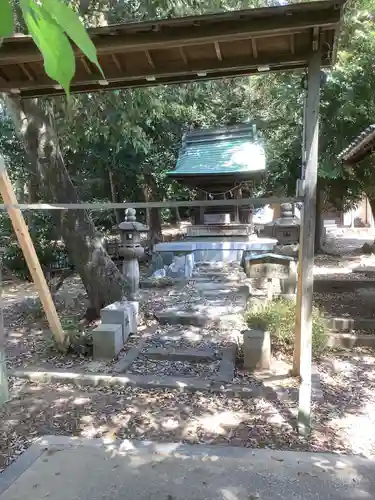 上地八幡宮の末社・摂社