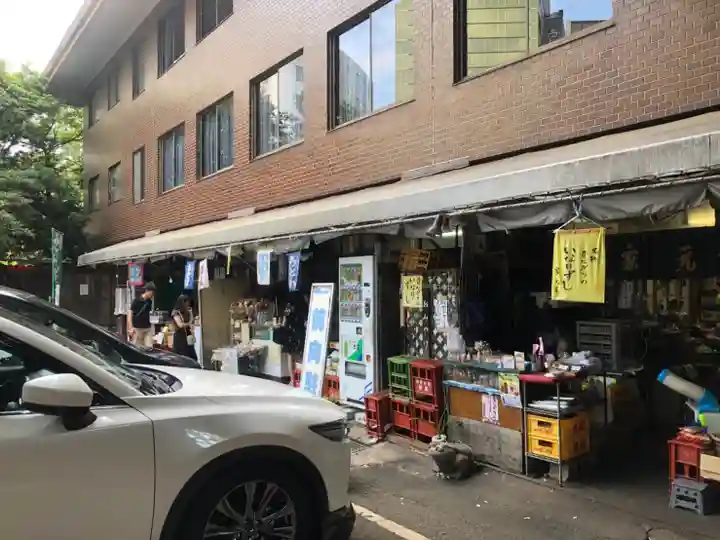豊川稲荷東京別院の周辺