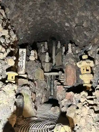 洞窟観音・徳明園・山徳記念館(群馬県)