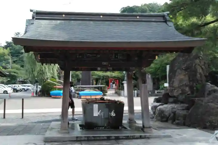 高幡不動尊 金剛寺の手水舎